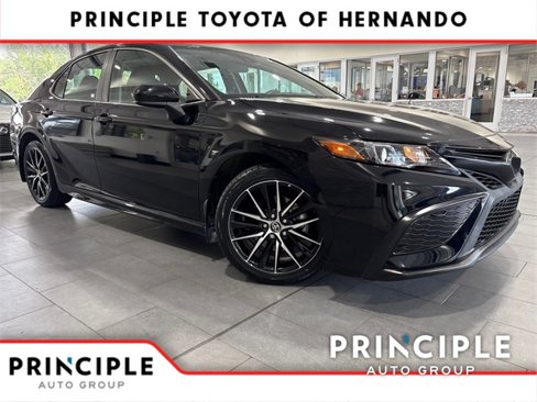 Used 2021 Toyota Camry SE w/ Carpet Mat Package (TMS) image 4
