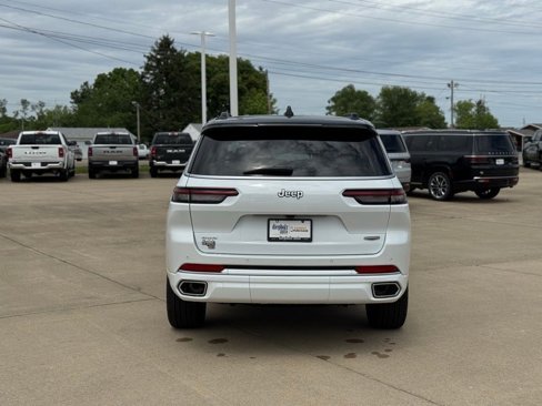 New 2025 Jeep Grand Cherokee L Summit w/ Luxury Tech Group V image 6