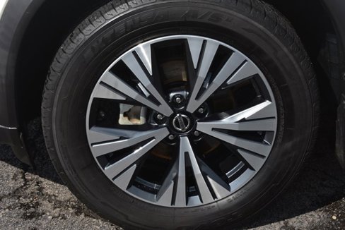 Used 2021 Nissan Rogue SV w/ Premium Package image 10