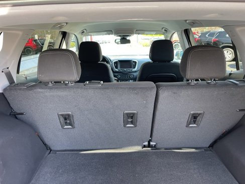 Used 2024 GMC Terrain SLE image 13
