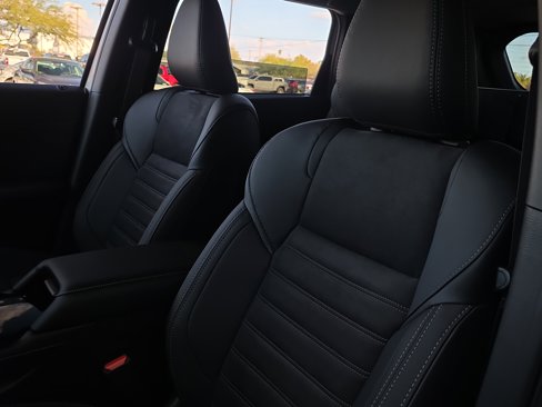 New 2025 Mitsubishi Outlander SE image 9