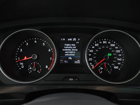 Used 2021 Volkswagen Tiguan SE w/ Panoramic Sunroof Package image 26