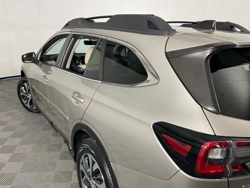 Used 2020 Subaru Outback Limited image 35