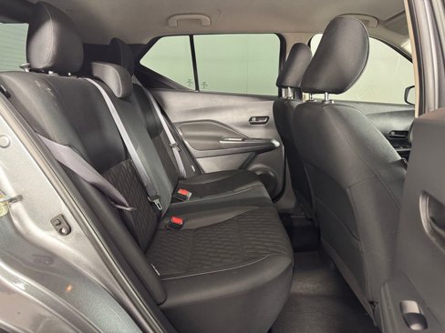 Used 2022 Nissan Kicks S image 29