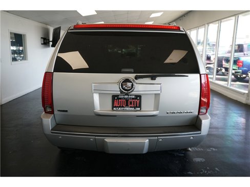 Used 2010 Cadillac Escalade AWD image 6