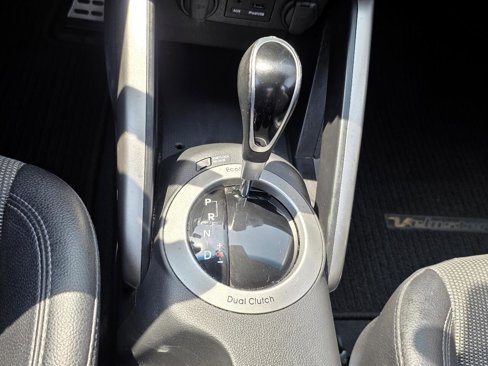Used 2013 Hyundai Veloster w/ Style Pkg image 25