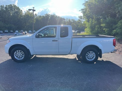 Used 2018 Nissan Frontier SV w/ Value Truck Package image 2