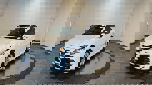 Used 2020 Toyota Camry LE image 4