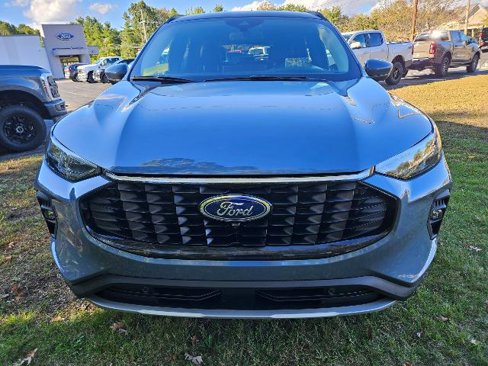 Certified 2025 Ford Escape Platinum w/ Premium Technology Package image 2