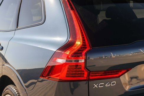 Used 2023 Volvo XC60 B6 Ultimate w/ Protection Package Premier image 9