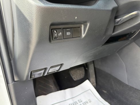 Certified 2022 Toyota RAV4 LE image 24
