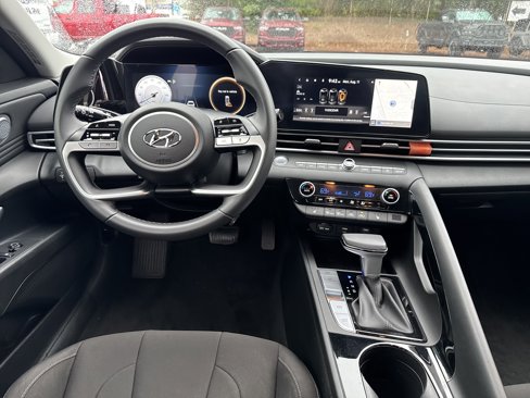 Used 2023 Hyundai Elantra SEL w/ Convenience Package image 27