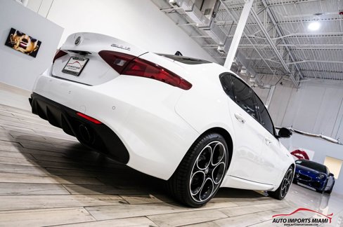 Used 2022 Alfa Romeo Giulia Veloce image 32
