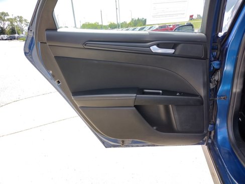 Used 2018 Ford Fusion SE w/ Equipment Group 201A image 19