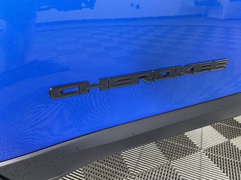 Used 2023 Jeep Cherokee Altitude Lux image 31