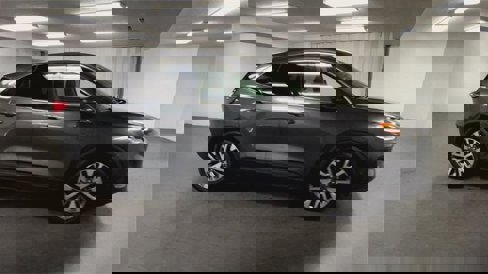 Used 2020 Ford Escape Titanium image 9