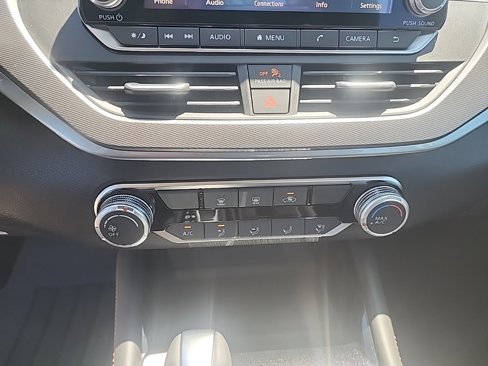 New 2024 Nissan Altima 2.5 SR image 17