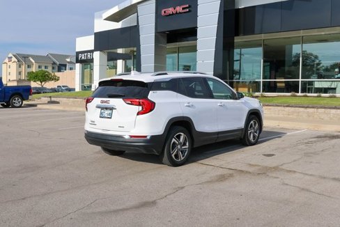 Used 2020 GMC Terrain SLT image 3