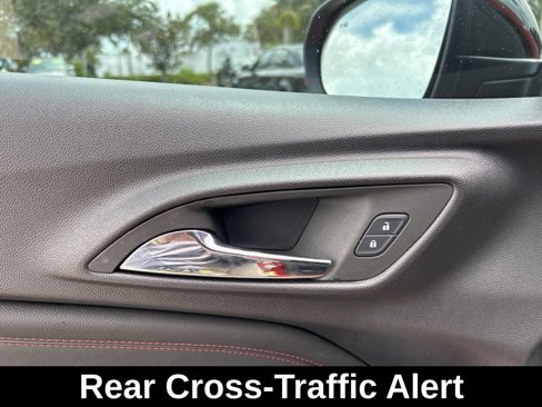Used 2024 Chevrolet Trax RS w/ Sunroof Package image 12