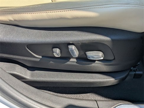 Used 2017 Cadillac XT5 Premium Luxury image 41