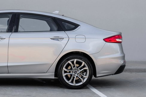 Used 2020 Ford Fusion SEL image 9