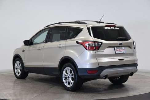 Used 2017 Ford Escape SE w/ Equipment Group 201A image 6