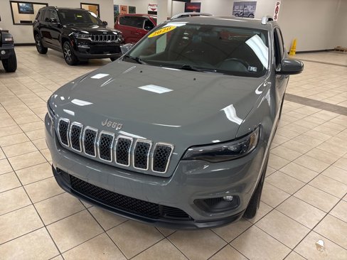 Used 2020 Jeep Cherokee Latitude Plus w/ Cold Weather Group image 2