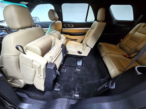 Used 2016 Ford Explorer XLT w/ Equipment Group 202A image 17