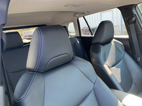 Used 2022 Toyota Corolla Cross XLE image 20