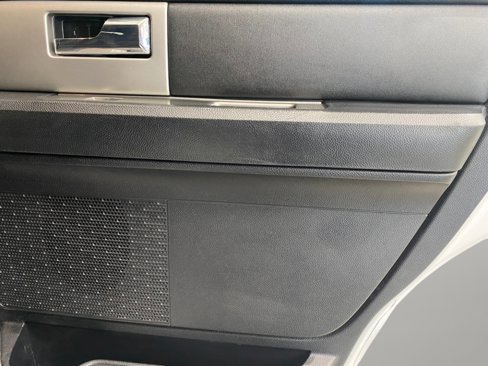 Used 2017 Ford Expedition XLT image 23