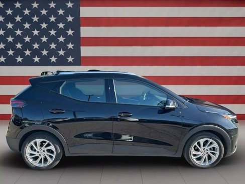 Used 2023 Chevrolet Bolt EUV LT image 9