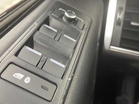 Used 2016 Land Rover Range Rover Sport SE image 22