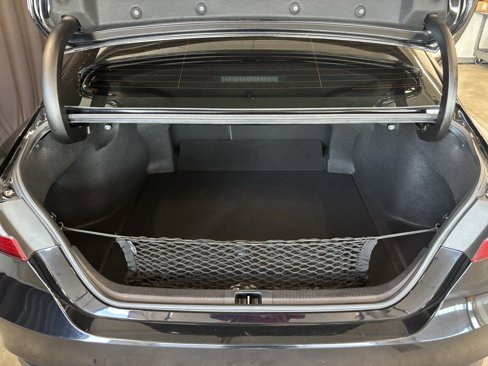 Certified 2020 Toyota Camry XLE image 32