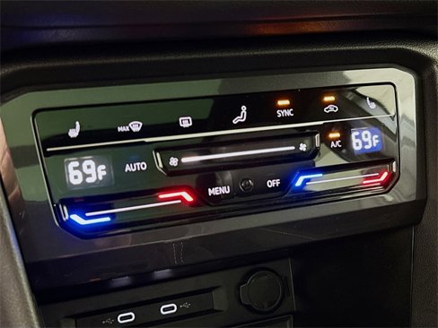 Certified 2022 Volkswagen Tiguan SE R-Line image 16