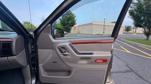 Used 1999 Jeep Grand Cherokee Limited image 27