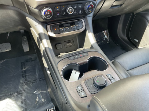 Used 2023 GMC Acadia Denali image 13