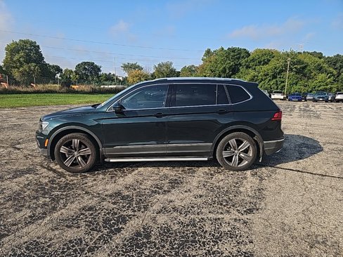 Used 2019 Volkswagen Tiguan SEL Premium image 2