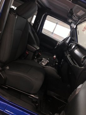 Used 2018 Jeep Wrangler Sport image 13