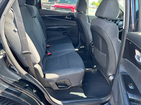 Used 2019 Kia Sorento LX image 20