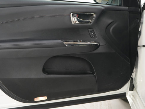 Used 2017 Toyota Avalon XLE Premium image 16