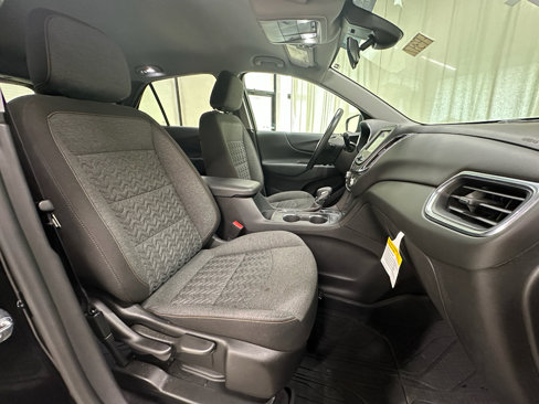 Certified 2024 Chevrolet Equinox LT w/ LPO, Floor Liner Package image 23