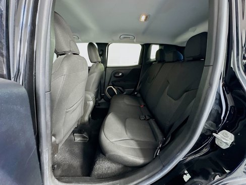Used 2016 Jeep Renegade Latitude image 23
