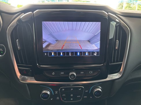 Used 2021 Chevrolet Traverse RS image 16