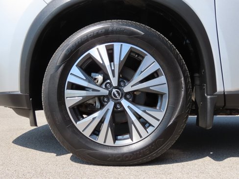 Used 2023 Nissan Rogue SV image 19