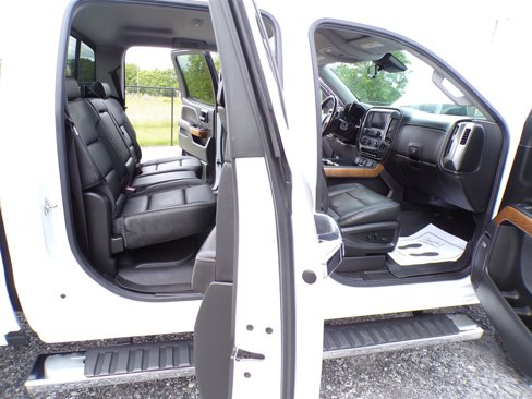 Used 2018 Chevrolet Silverado 1500 LTZ w/ Texas Edition image 4