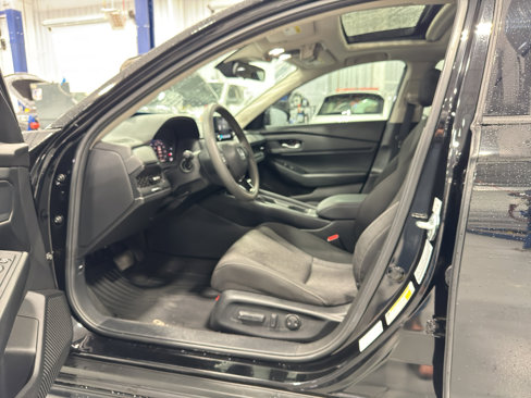 Used 2023 Honda Accord EX image 6