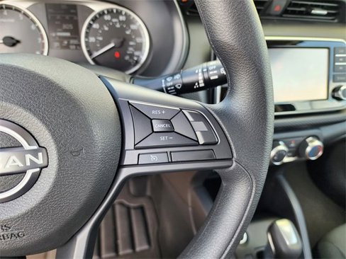 Certified 2025 Nissan Kicks Play S image 18