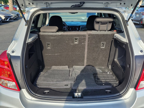 Used 2022 Chevrolet Trax LS w/ Tint and Cruise Package image 19