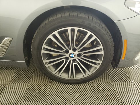 Used 2019 BMW 530i xDrive w/ Luxury Seating Package image 8