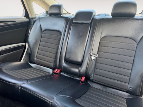 Used 2018 Ford Fusion SE w/ Equipment Group 201A image 8